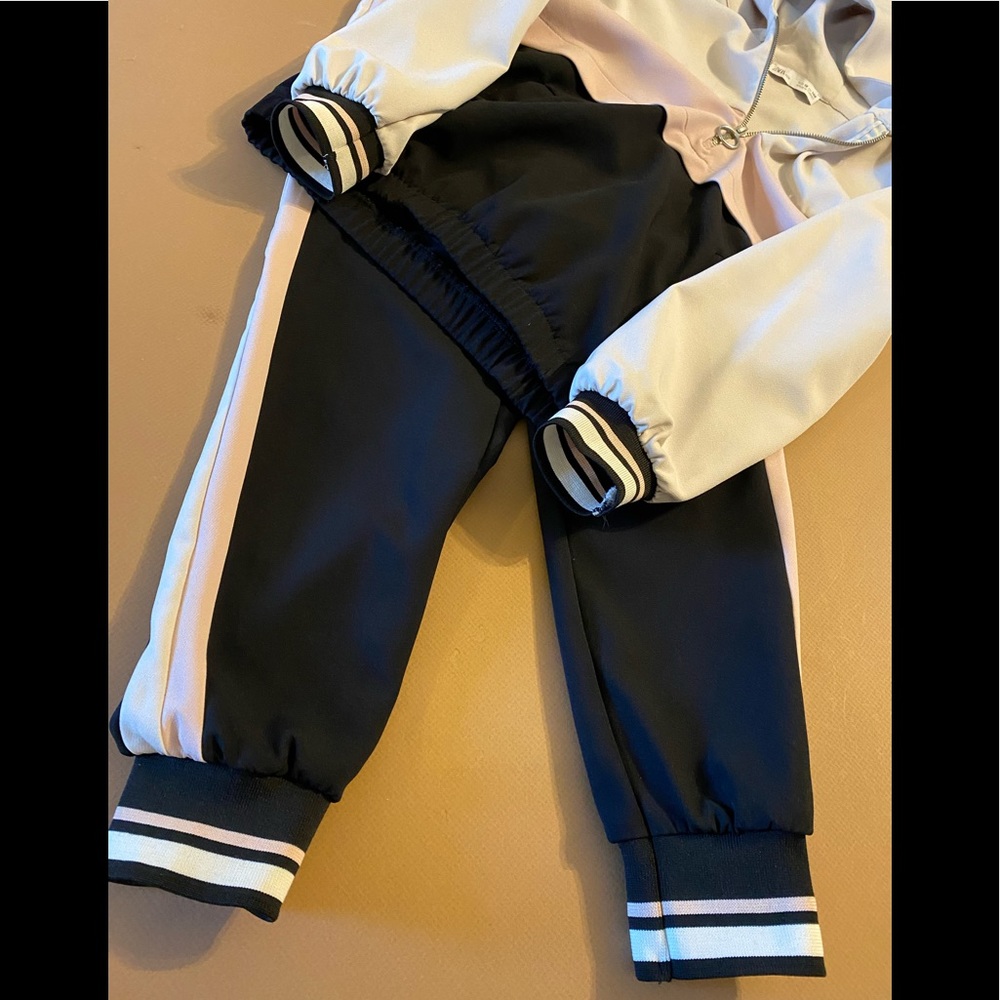 Zara - Picture 2 of 10